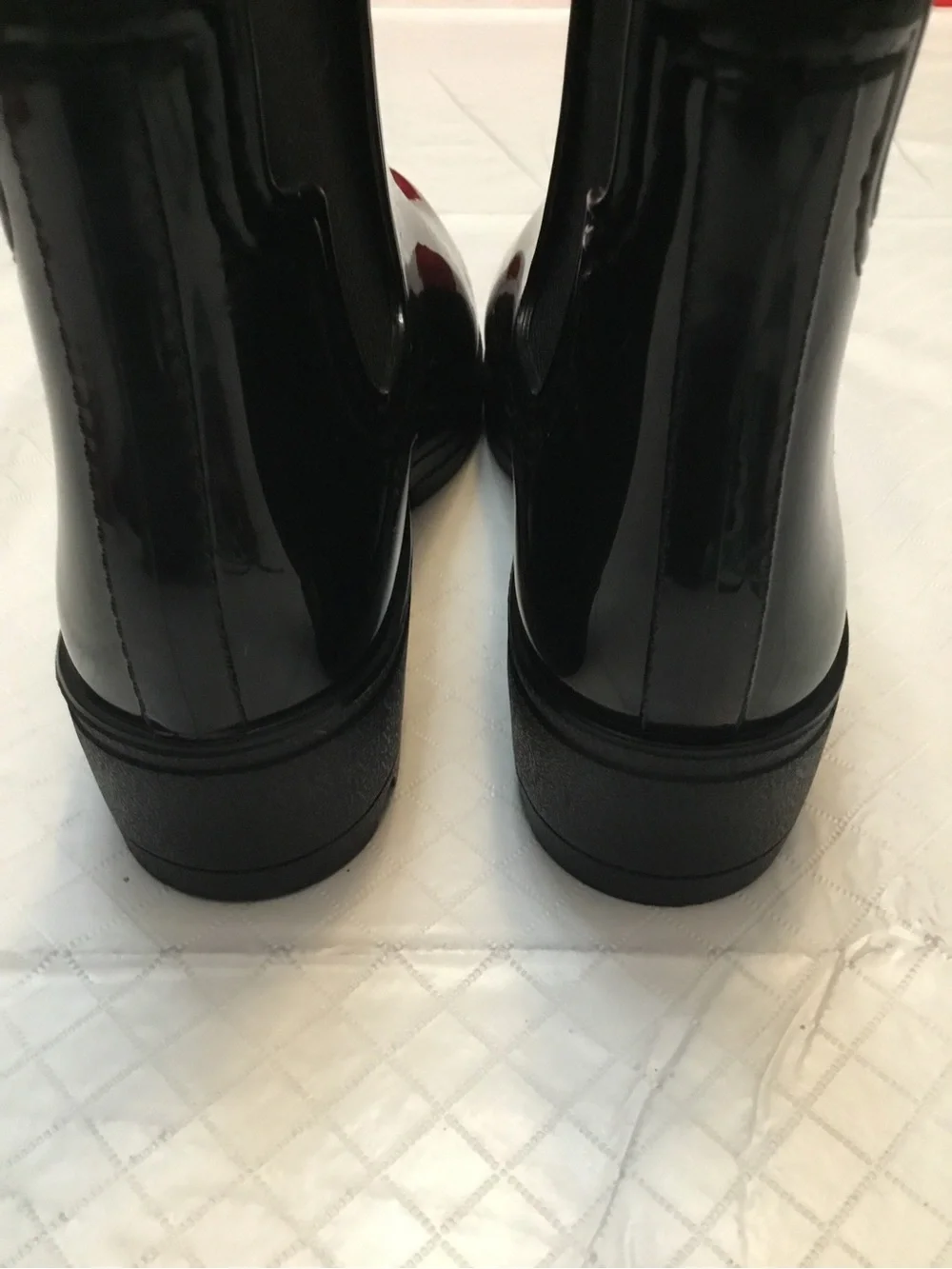 Lucky Brand Black Chelsea Rain Boots Slip-On Glossy Waterproof Size 7 New